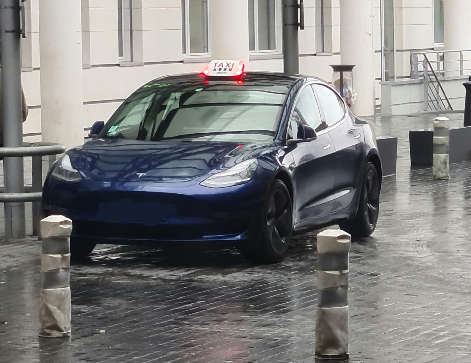 Taxi chu amiens picardie sud tesla 1